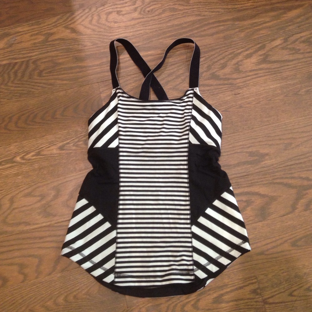 Lululemon Athletic Striped Top sz 6